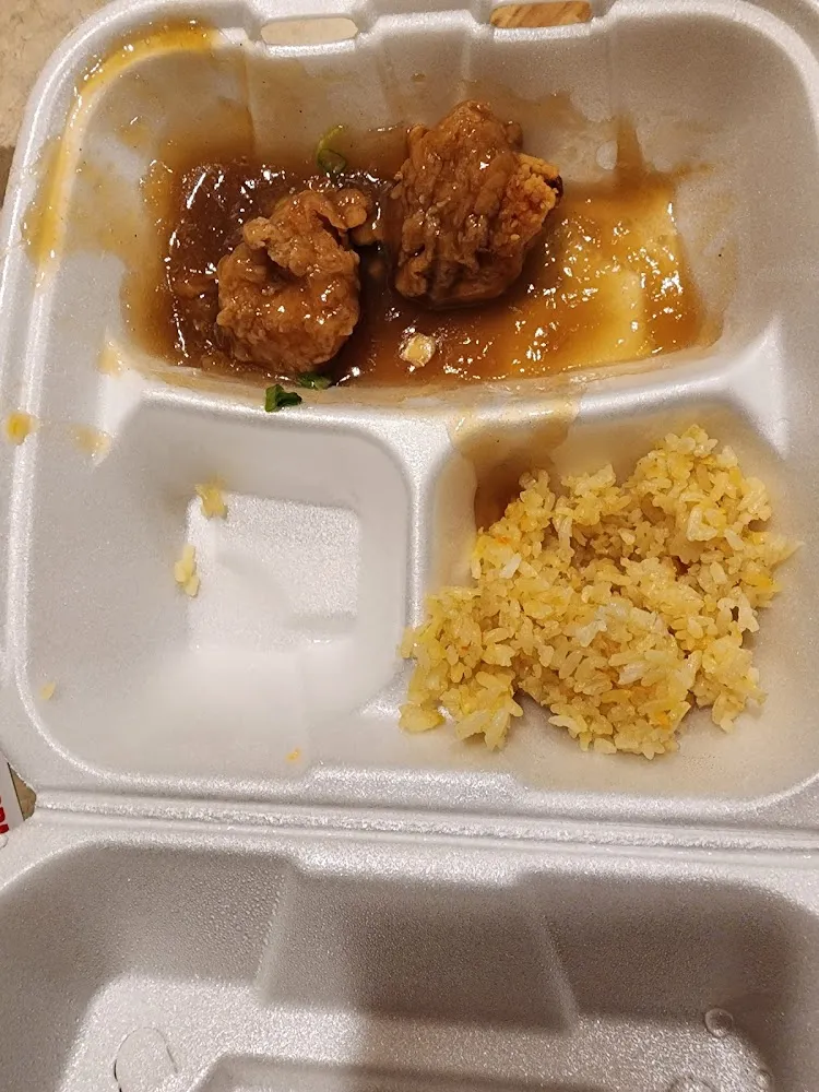 Cashew Chicken and Sweet and Sour Chicken Combo
